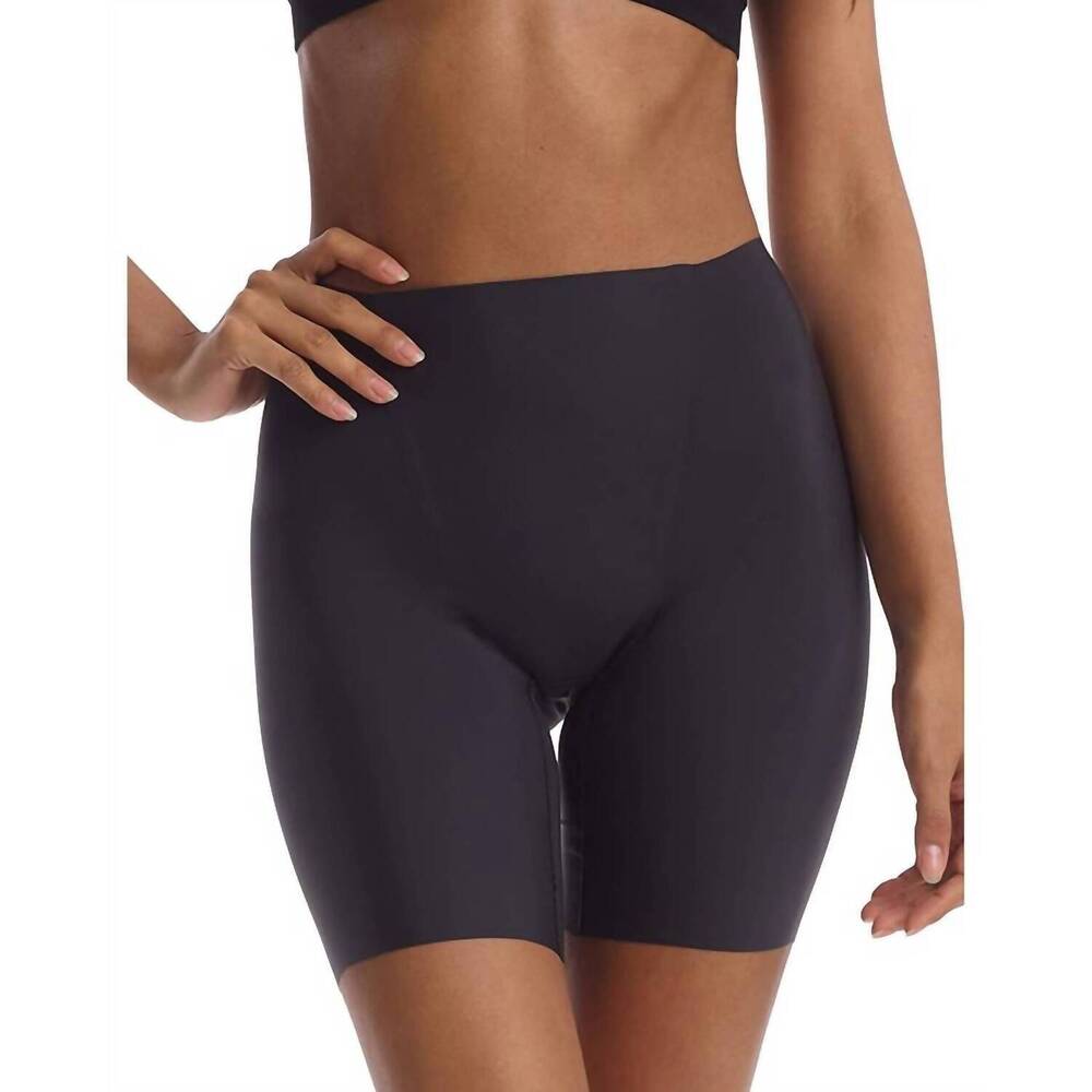 NEW COMMANDO zone smoothing shorts in black